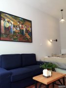  Renovated, sunny studio apartment near Tianzifang
