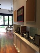  Renovated, sunny studio apartment near Tianzifang