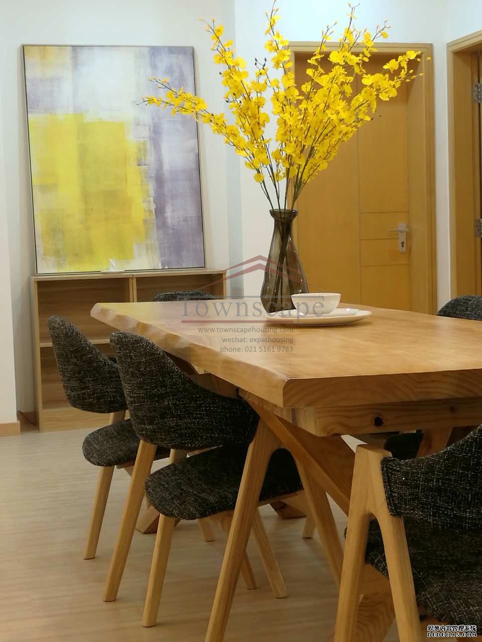  Modern 3.5BR Apartment in Lujiazui