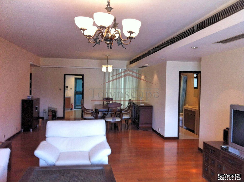  4BR Apartment in Oriental Manhattan, Xujiahui