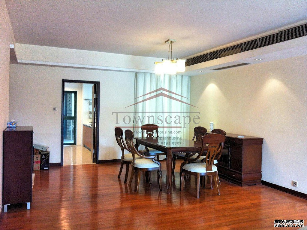  4BR Apartment in Oriental Manhattan, Xujiahui