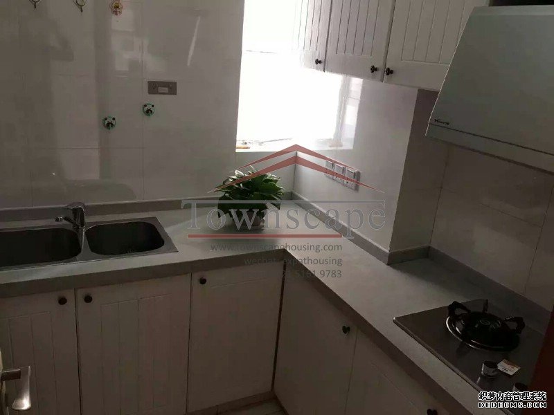  Lovely 1BR Old Apartment in Xintiandi