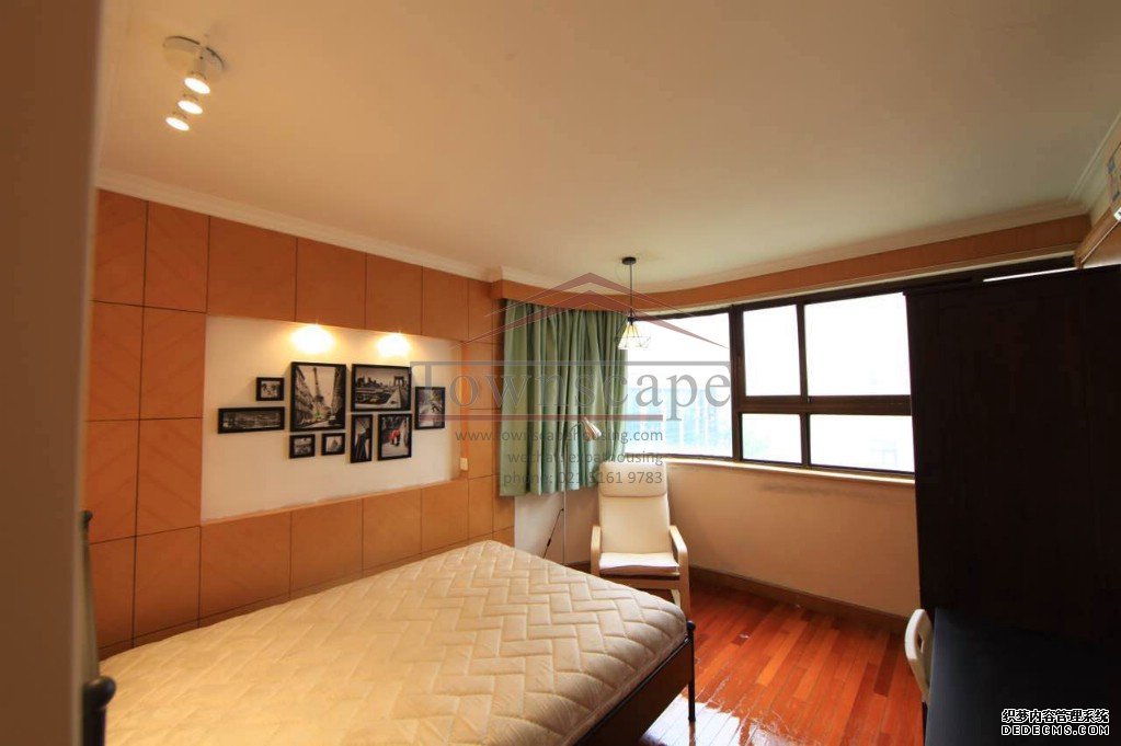  Welcoming 3BR Apartment near West Nanjing Road