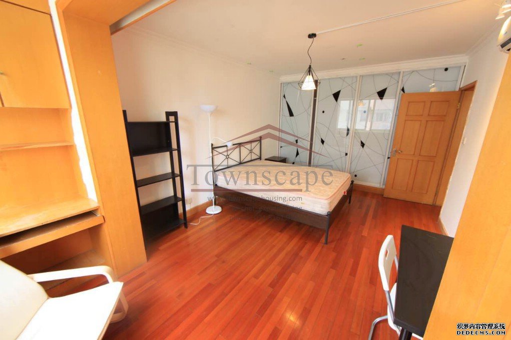  Welcoming 3BR Apartment near West Nanjing Road