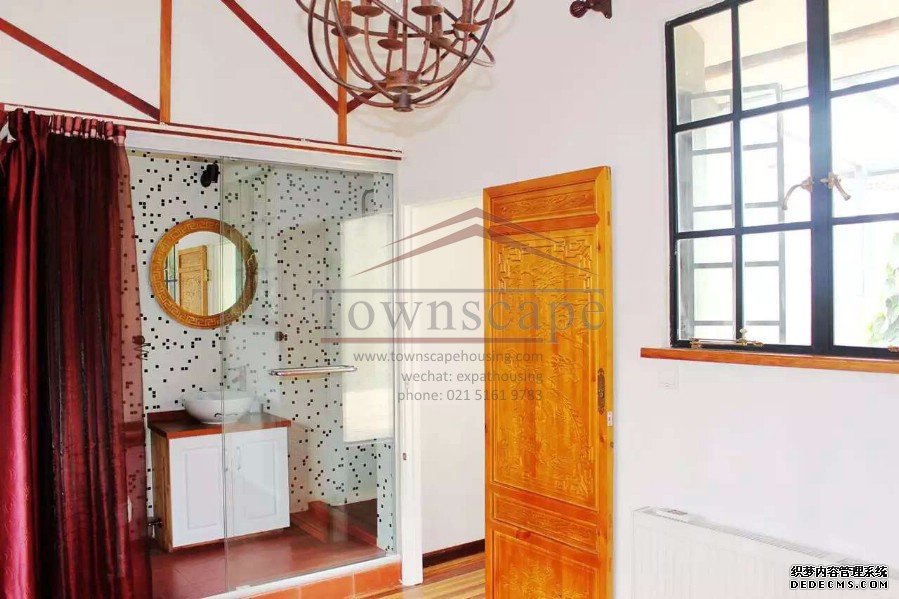  Superb 3BR Lane House with Patio besides Xujiahui Park