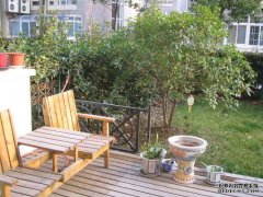   Spacious 5BR Triplex Apartment w/Garden in Hongqiao