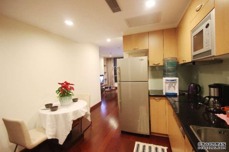  1BR Apartment above Suzhou River nr People