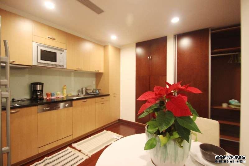  1BR Apartment above Suzhou River nr People