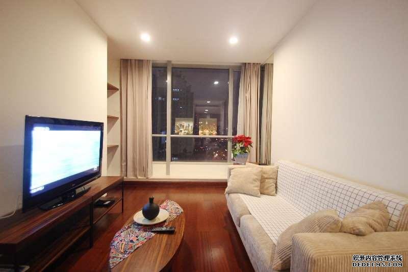  1BR Apartment above Suzhou River nr People