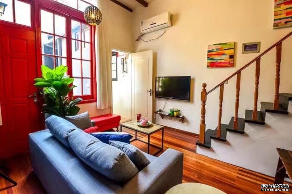  Colorful Loft Apartment w/Yard in Xintiandi