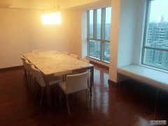  Penthouse for rent in Jingan