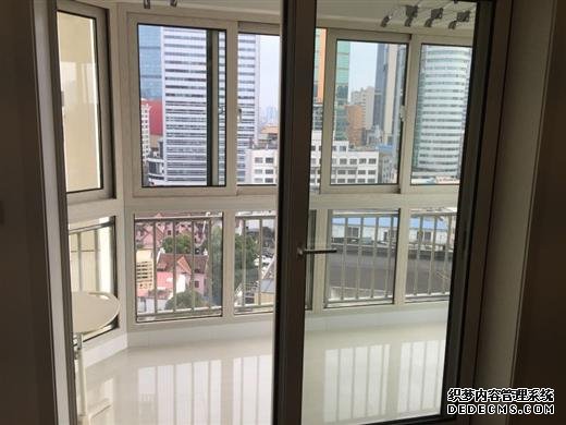  Bright 3BR Apartment for rent near Jingan Temple