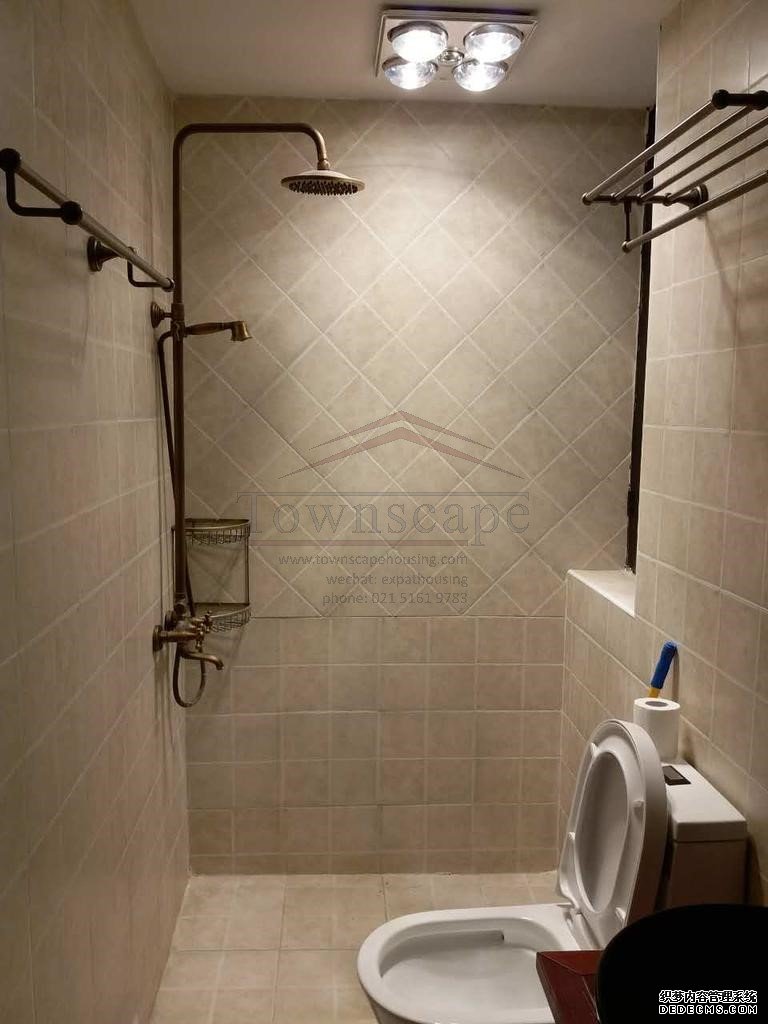  Great Value 2BR Apartment near Jiashan Market
