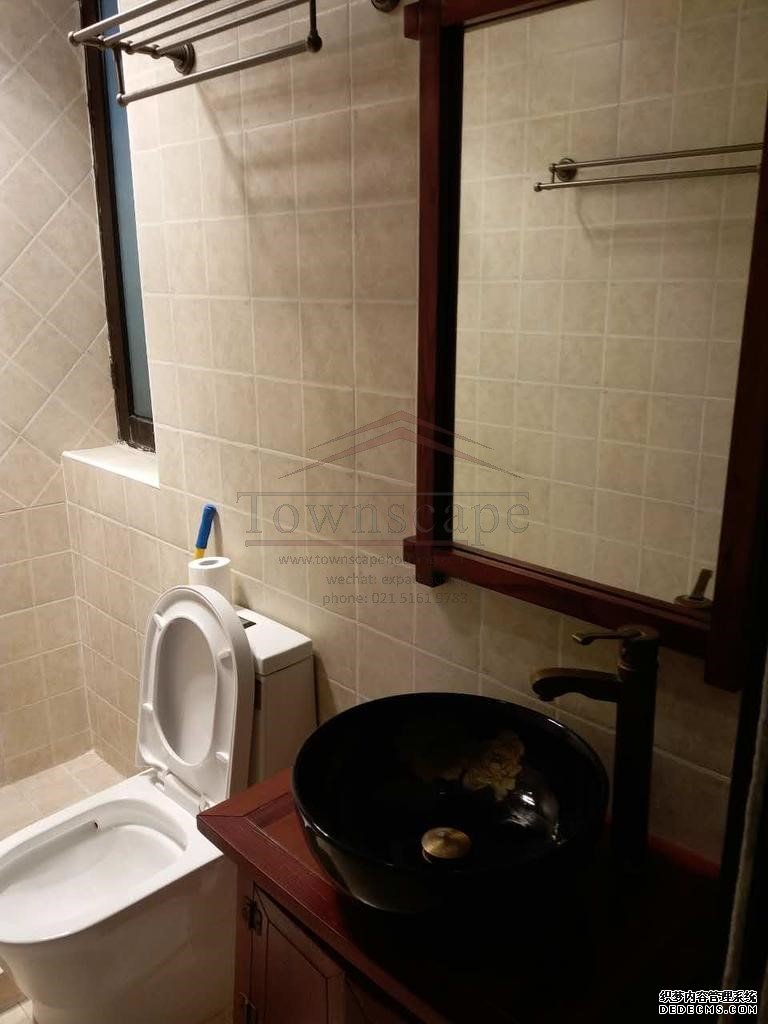  Great Value 2BR Apartment near Jiashan Market