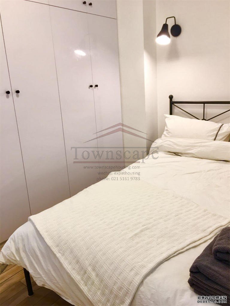  Modernized 1+1BR Apartment beside Shanghai Library