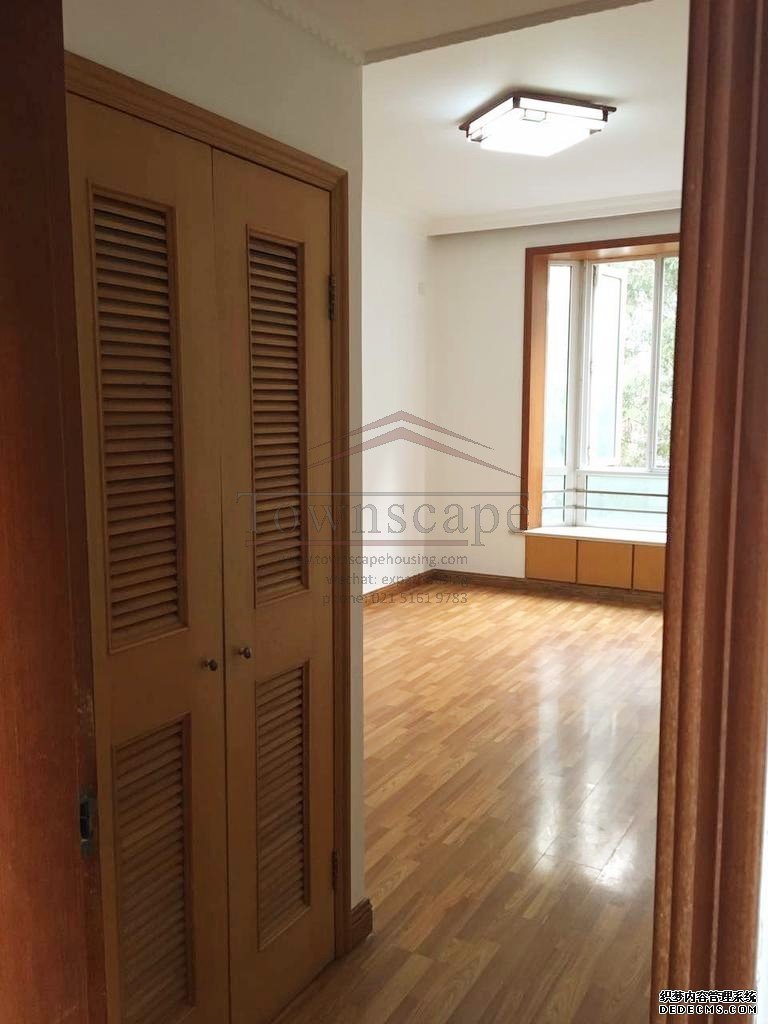  Spacious 3BR Duplex Apartment in Hongqiao