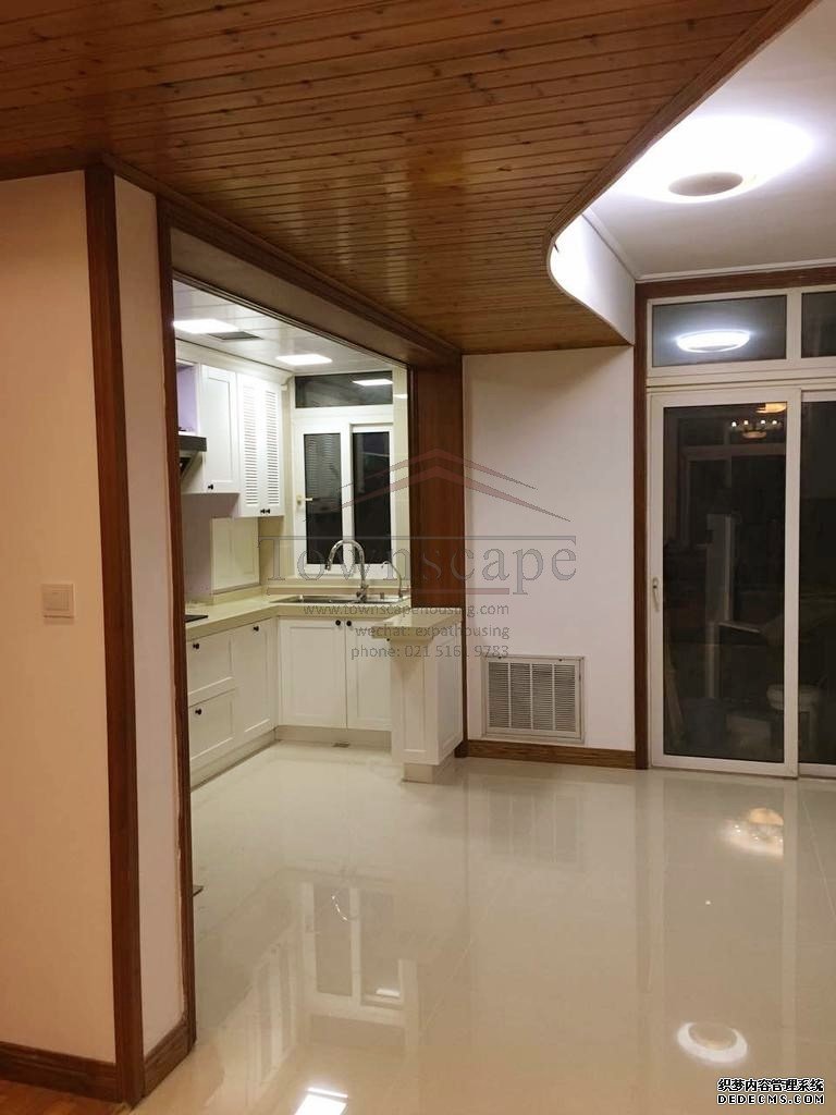  Spacious 3BR Duplex Apartment in Hongqiao