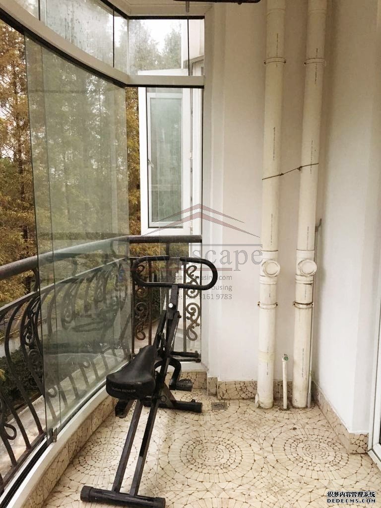  Spacious 3BR Duplex Apartment in Hongqiao