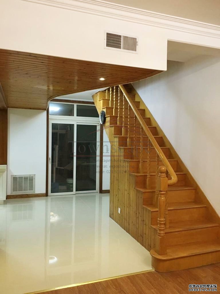  Spacious 3BR Duplex Apartment in Hongqiao