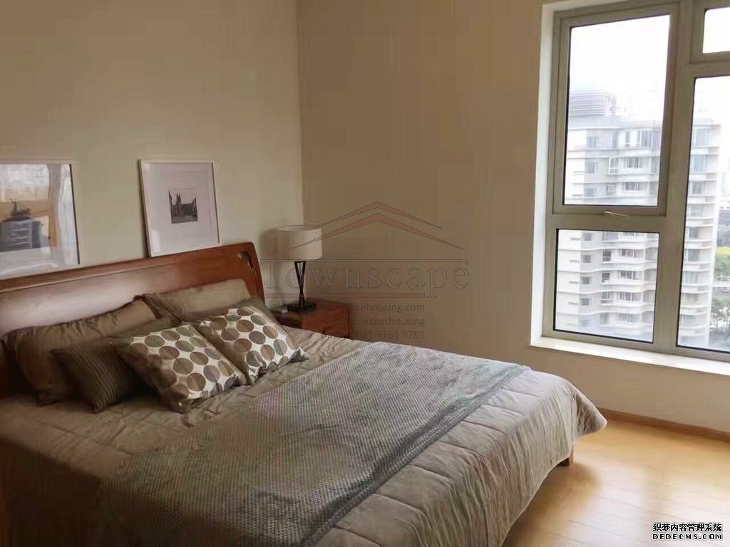  Luxury 3BR Apartment beside Suzhou Creek