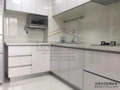  Clean & Bright 2BR Apartment in Jingan