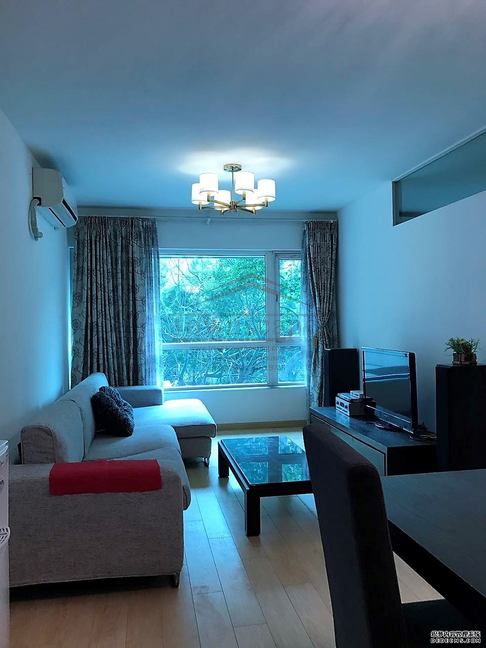  Clean 2.5BR Apartment in Jingan
