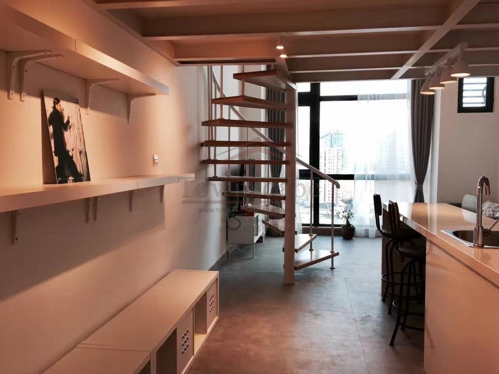  Modern 1BR Loft Apartment in Downtown