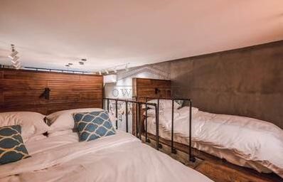  High-End Designer Loft in Xintiandi