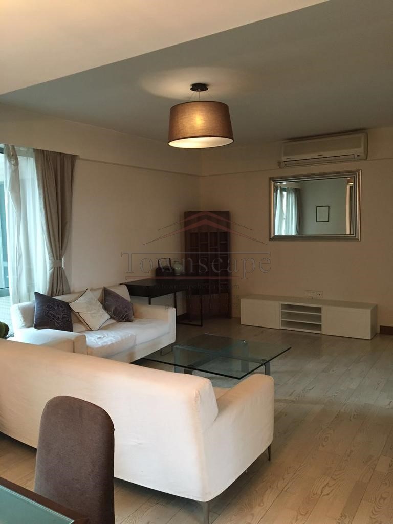  Spacious 1BR Apartment in French Concession