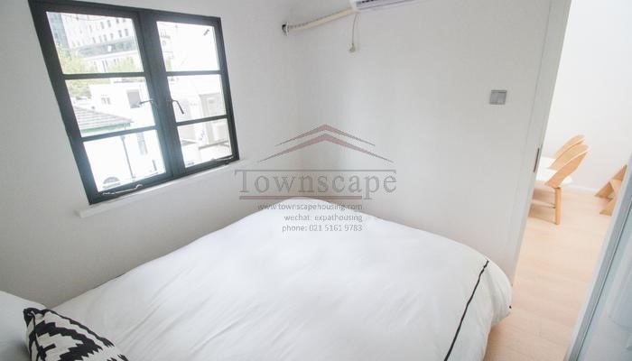  Bright 2BR Apartment in Jingan Temple Area