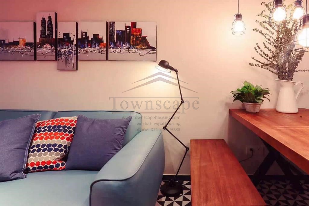  Colorful 2BR Apartment in Downtown