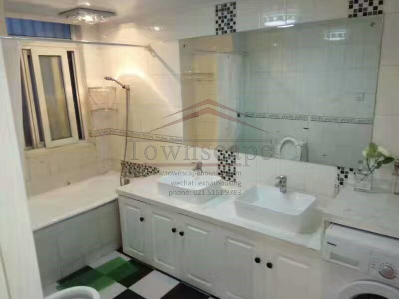  Family Flat in popular compound in Xujiahui