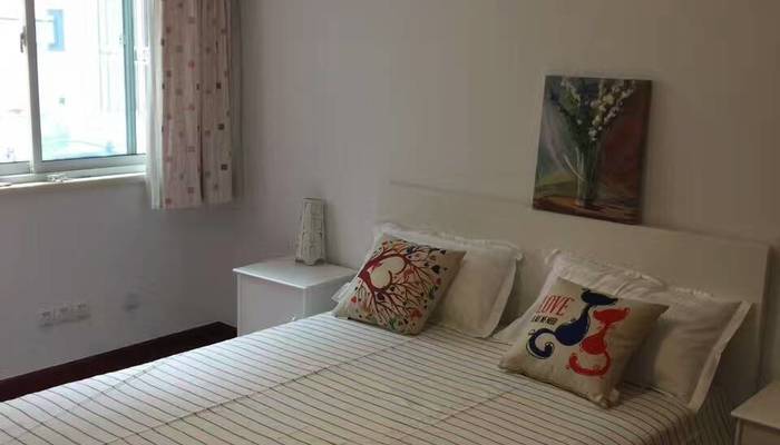  Bright and comfy 3br apartment in Xujiahui