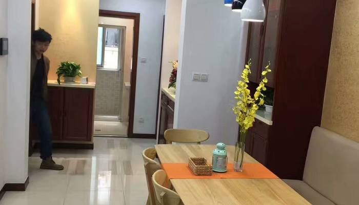  Bright and comfy 3br apartment in Xujiahui