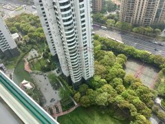  Luxury 3BR Apartment with River View in Lujiazui CBD
