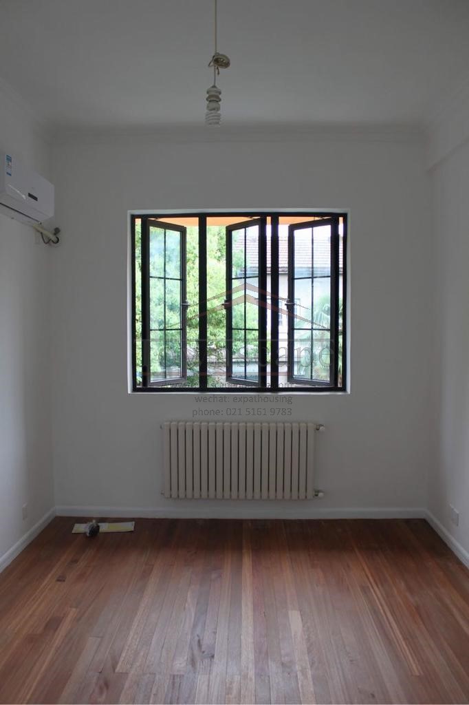  Renovated 2-bed Apartment in French Concession