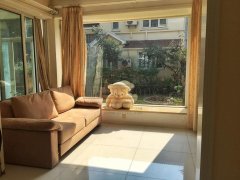  Sunny Villa with Garden near Hongqiao Airport