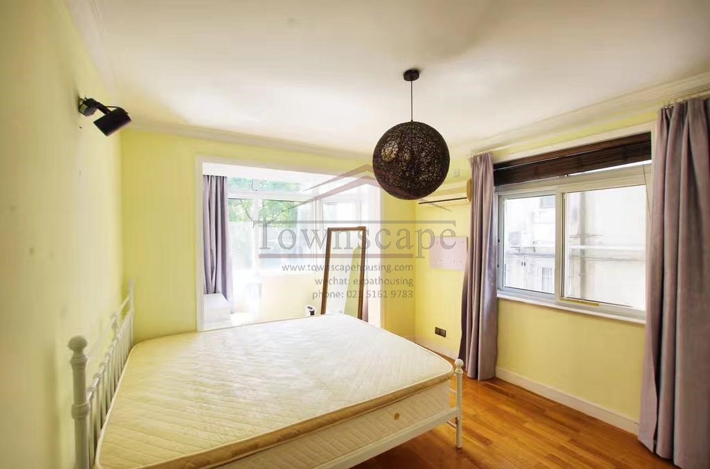  Great 1BR Apartment in Downtown near Jingan Temple