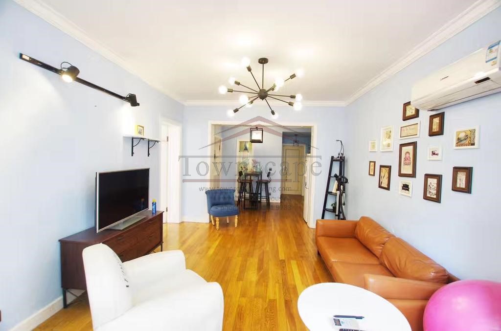  Great 1BR Apartment in Downtown near Jingan Temple