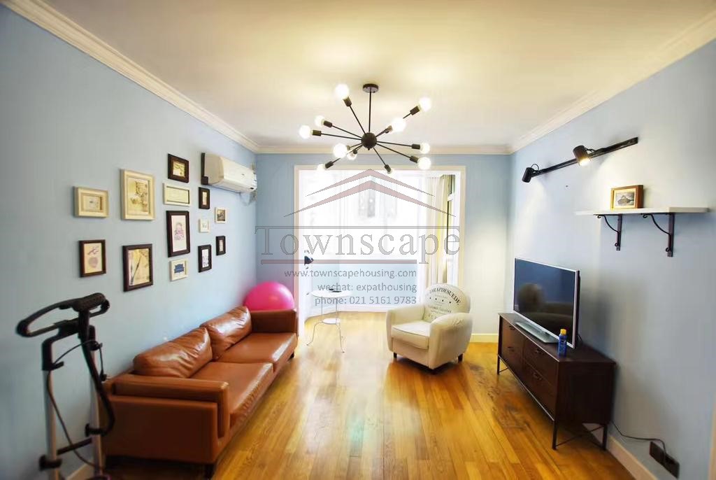  Great 1BR Apartment in Downtown near Jingan Temple