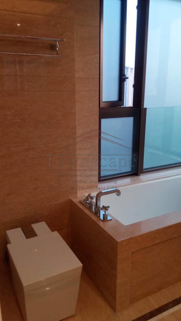  Luxurious Apartment for Rent near Jingan Temple