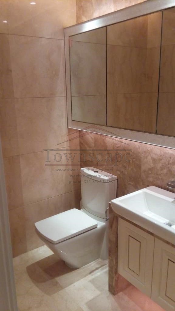  Luxurious Apartment for Rent near Jingan Temple