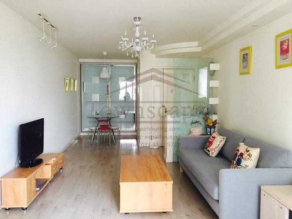  Bright 2BR Apartment in Shanghai Downtown