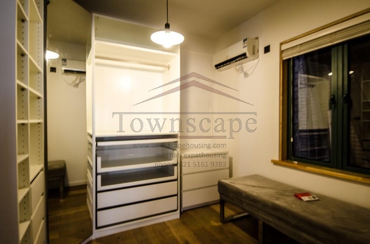  Good 3BR Apartment with Garden in Jingan Temple Area