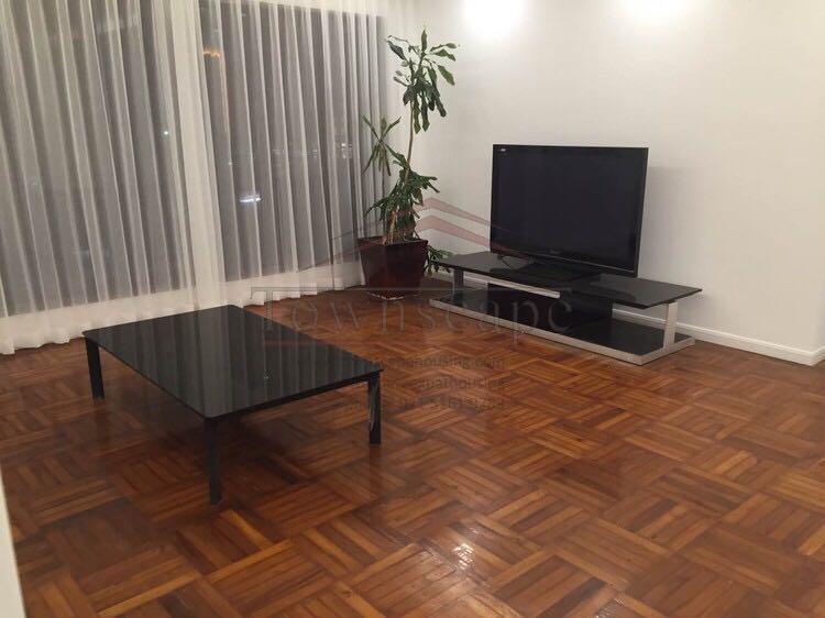  Renovated 3BR Apartment in Great Location near Jingan Temple