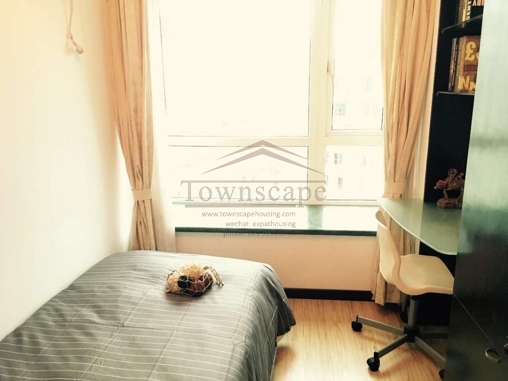  Sunny 2BR Apartment for Rent in Jingan