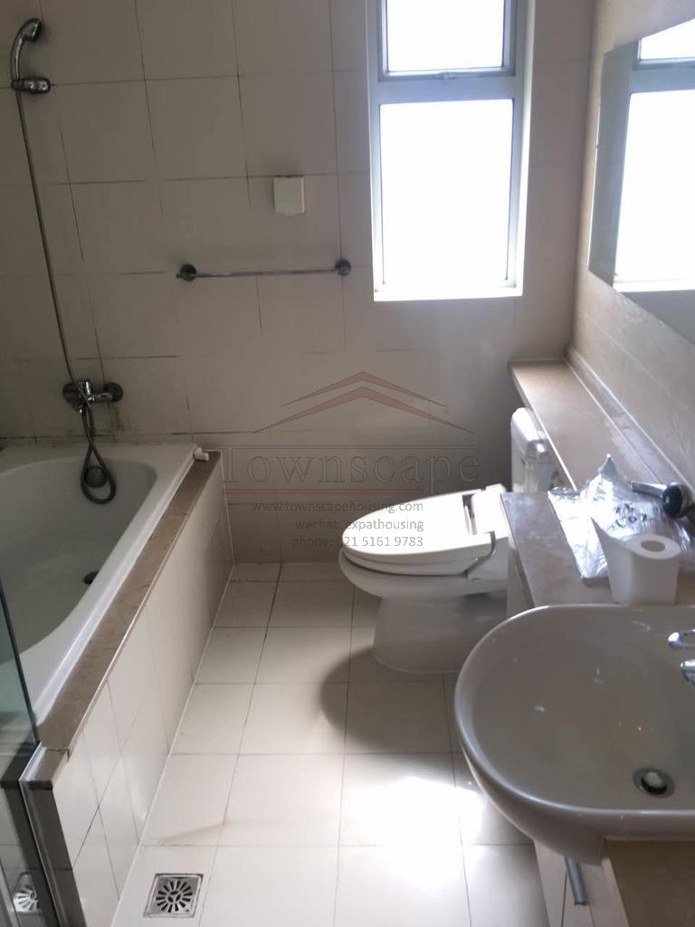  Bright 3BR Apartment between Suzhou Creek and Hongqiao