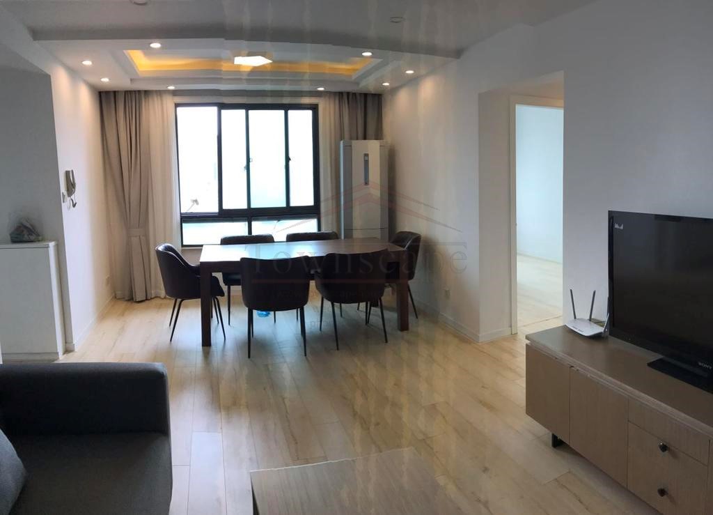  Modern Apartment 2BR+Study near West Nanjing Road and People