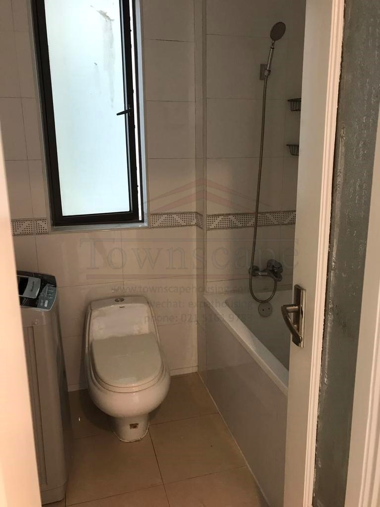  Modern Apartment 2BR+Study near West Nanjing Road and People