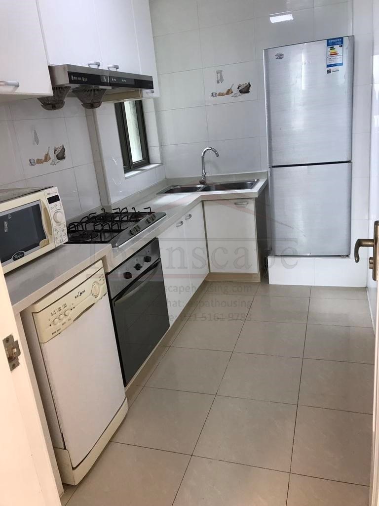  Modern Apartment 2BR+Study near West Nanjing Road and People